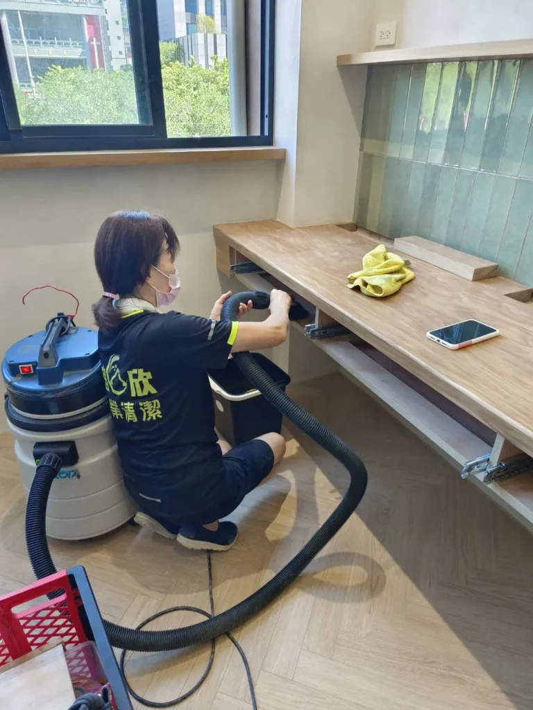 誼欣專業清潔-台北居家清潔推薦|台北裝潢細清|新北空屋清潔|大掃除-service_清潔工作照_15